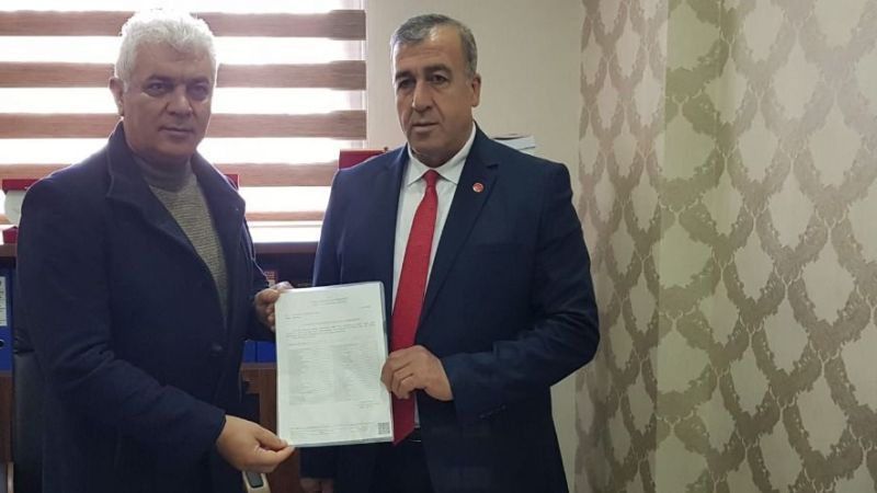 CHP İl Başkanı Ahmet Budak mazbatasını aldı