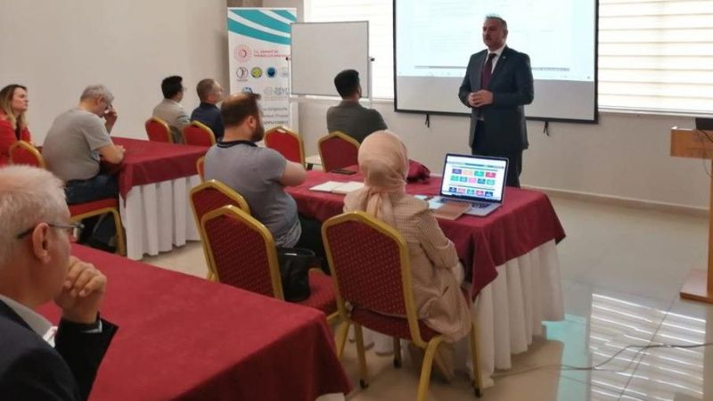 Rektör Güllüoğlu'ndan genç girişimcilere çağrı 