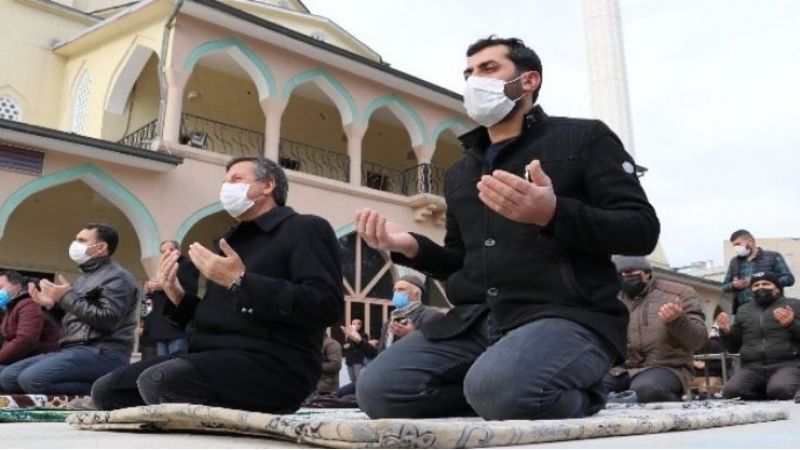 Yağmur için eller semaya kalkacak