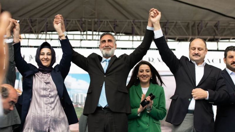 Urfa’da CHP’li meclis üyesi AK Parti saflarına katıldı