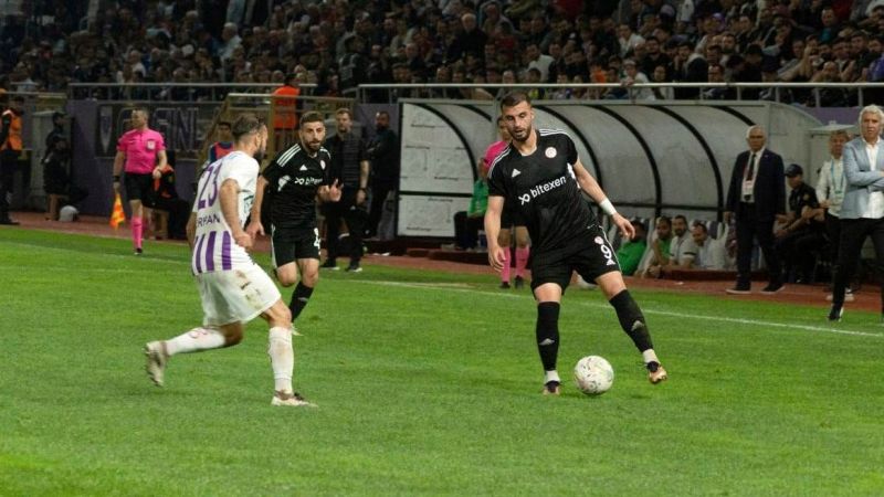 Karaköprü'de ayrılık! Yeni takımına imza attı