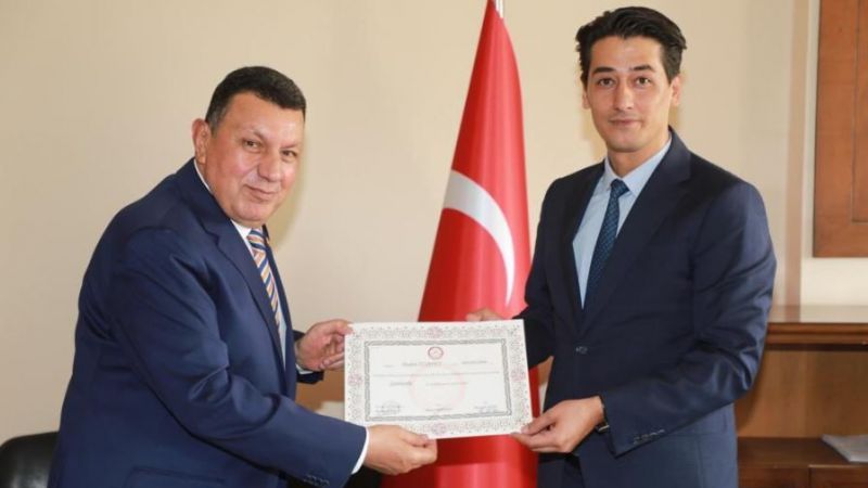 İbrahim Özyavuz mazbatasını aldı
